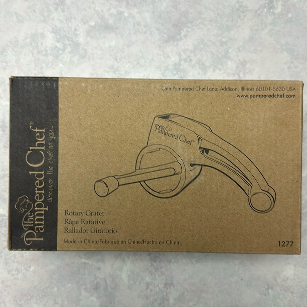 Pampered chef rotary cheese grater! Retired item! NIB never used!